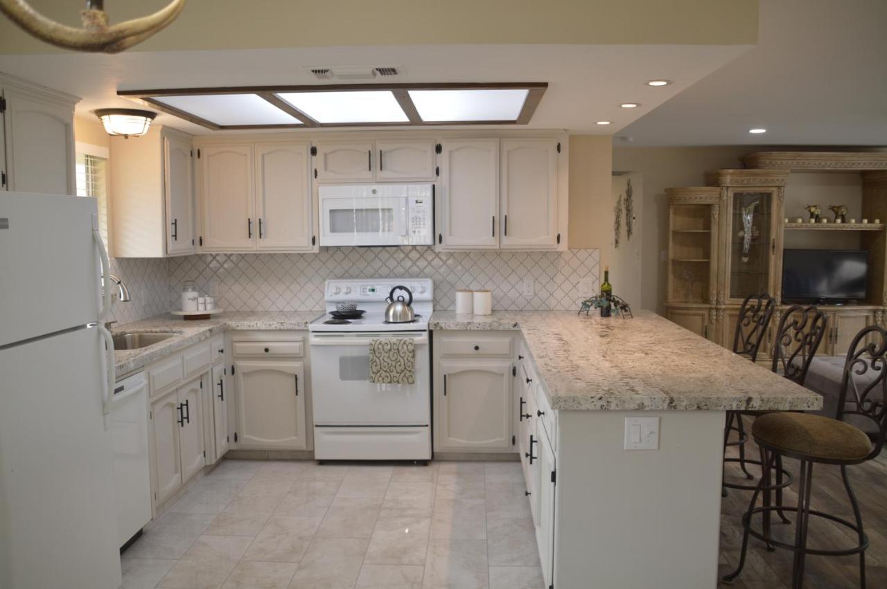 Beautiful 3 Bedroom Located Near Yosemite Villa *